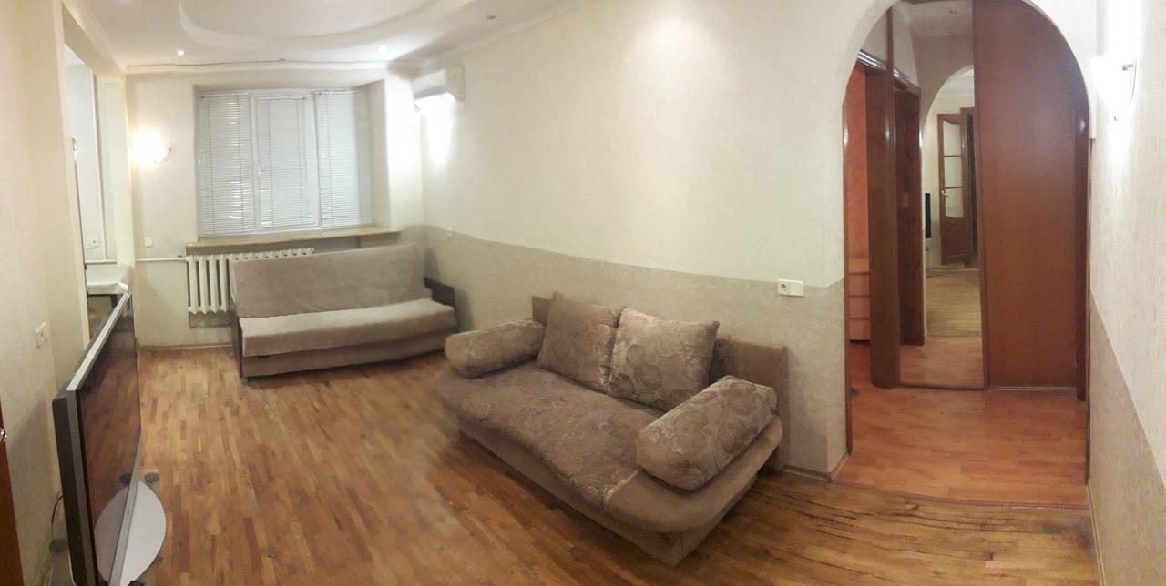 Appartment Near M. 23 Serpnya Kharkiv Exterior photo